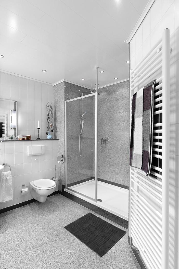 Management - Business Suiten Dortmund Room photo